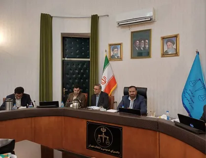 دادستان تهران در ششمین جلسه کاهش اطاله دادرسی در دادسرای تهران، بر تقویت مدیریت جهادی و استفاده حداکثری از ظرفیت فن آوری&zwnj;های نوین و اجرای دقیق برنامه&zwnj;های عملیاتی سند تحول و تعالی قضایی به منظور تسریع در خدمت رسانی قضایی به مردم تأکید کرد.