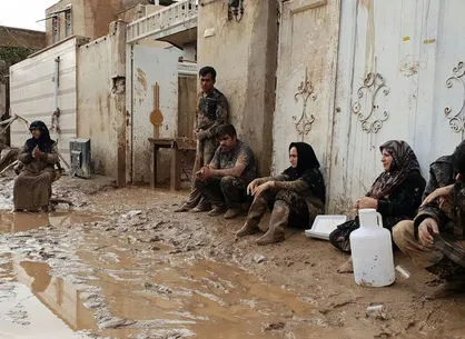 بدون تعارف با اهالی مناطق سیل زده لرستان