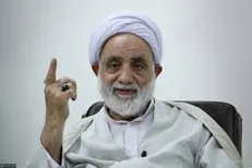 عزاداران حسینی باید پرچمداران نماز باشند