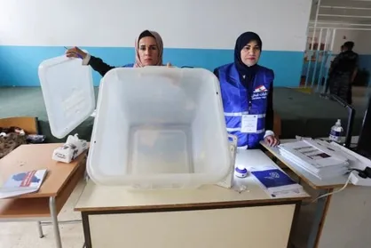 &laquo;میشل عون&raquo; رأی خود را به صندوق انداخت