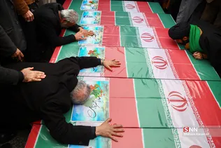 مراسم تشییع  پیکر 6 نفر از شهدای سانحه هوایی
