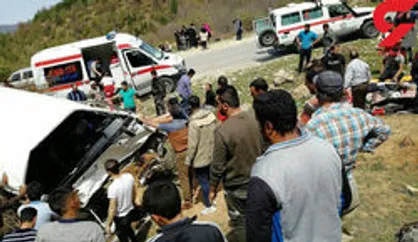 مینی&zwnj;بوس مرگ، دانشجویان زمین&zwnj;شناسی دانشگاه دامغان را به مقصد نرساند/ ۲ کشته و ۱۳ نفر زخمی