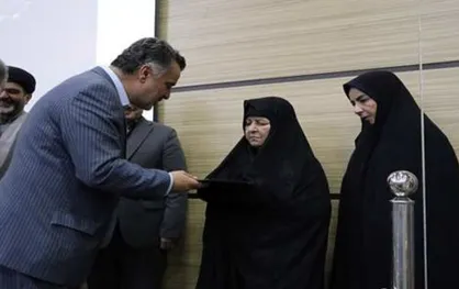 تقدیر از خانواده زنده&zwnj;یاد &laquo;جلال اسدی&raquo; توسط معاون وزیر بهداشت
