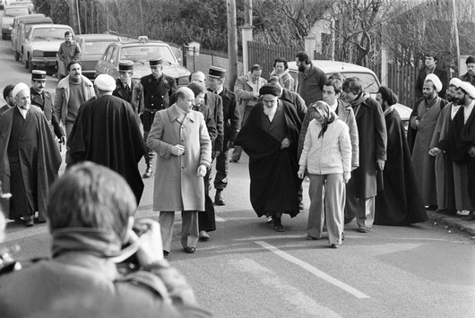 از نجف تا نوفل‌لوشاتو/ امام خمینی (ره) چگونه انقلاب را در تبعید رهبری می‌کردند؟