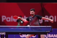 برد نیما عالمیان برابر پینگ‌پنگ‌باز ژاپن