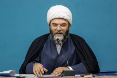 حجت‌الاسلام قمی: مردم نمی‌گذارند قیمت پایان جنگ، فروختن عزت ایران باشد