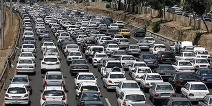 ترافیک سنگین در محور&zwnj;های هراز و فیروزکوه/ بارش باران باعث کندی تردد شده است