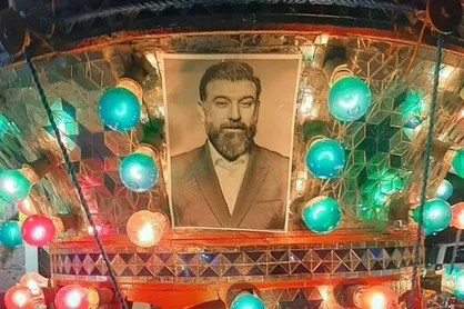 حجله و بنر درگذشت انصاریان و میناوند در باشگاه پرسپولیس