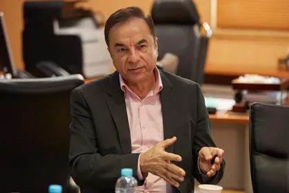 مرادی: مربیان تراز اول والیبال جهان علاقه&zwnj;مند به هدایت تیم ایران هستند