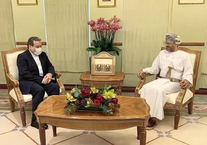 دیدار و رایزنی عراقچی با وزیر خارجه عمان