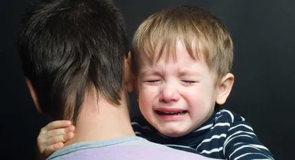 چرا هنگام شادی یا غم گریه می&zwnj;کنیم؟ / پاسخ شیمی به اشک&zwnj;های ناخودآگاه