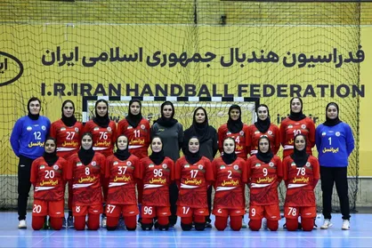پیروزی دختران ایران در مقابل هند در مسابقات هندبال قهرمانی آسیا