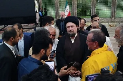 سیدحسن خمینی: گاهی پس از شهادت&zwnj;ها مسئولیت را به&zwnj;عهده&zwnj;گرفتن به&zwnj;مراتب سخت&zwnj;تر است