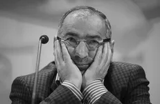 هم مدعی طرفداری مشروطیت و هم سینه‌چاک رضاخان؟!