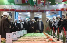حضور دبیرکل مجمع جهانی تقریب مذاهب اسلامی در یادمان شهدای اهل سنت و شیعه پاوه