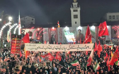 رجزخوانی مردان و زنان گیلانی در میدان برای دشمنان ایران+فیلم