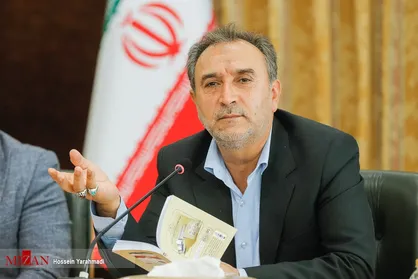 کشور را باید بر اساس علم و دانش اداره کنیم