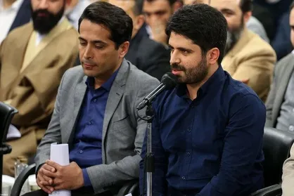شعرخوانی محمد رسولی در مراسم قرار&zwnj;های شبانگاهی عزاداران در خیابان کشوردوست