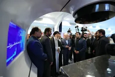 رهبر انقلاب: هرکار بخواهید برای رفع موانع علمی جوانان انجام می‌دهم/ پژوهشگران یقیناً می‌توانند به مشکلات اقتصادی پایان دهند + عکس و فیلم