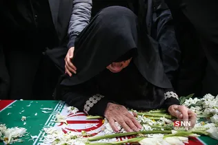 تشییع پیکر ۳ تن از شهیدان سانحه هوایی