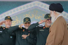رهبری را یارانی اینگونه باید...