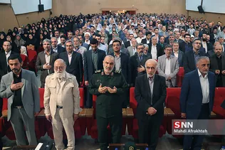 آیین بزرگداشت استاد تراز انقلاب اسلامی 