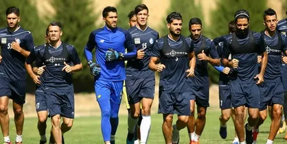بازیکنان استقلال اعتصاب کردند