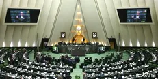 قاضی‌پور: وزیر ارتباطات باید از حیثیت رئیس مجلس دفاع کند/مطهری:در مورد مقامات حرف زیاد است، اما مردم به این راحتی نمی‌پذیرند