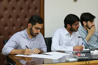 نشست رئیس جهاد دانشگاهی با دانشجویان فنی دانشگاه تهران