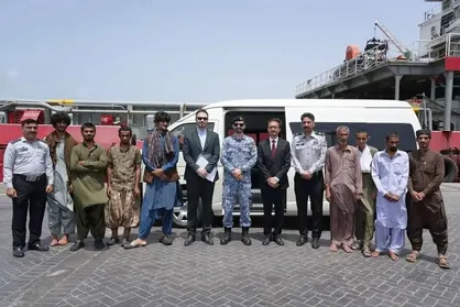 بازگشت ۱۰ ماهگیر ایرانی بازداشتی در امارات به میهن