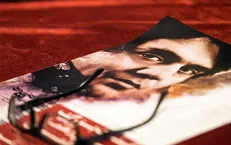 پخش صدای خواننده‌ای که به ایران پشت کرد از رادیو آوا / آیا ناظر در 