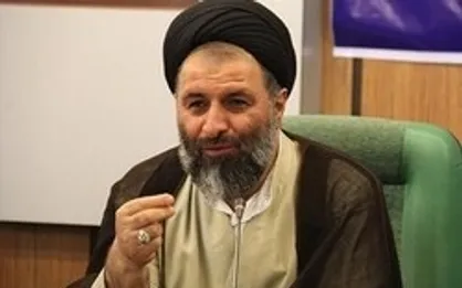 دشمن برای عوض کردن اعتقاد و باور جوانان به صحنه آمده است