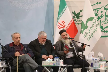 هم&zwnj;نشینی نام&zwnj;آوران شعر ایران با شاعران نوجوان