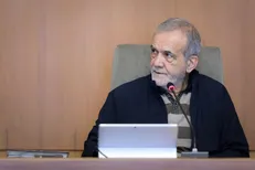 پزشکیان: اگر مردم با ما همراه باشند هیچ مشکلی کشور را به مخاطره نمی‌اندازد/ با انسجام و وحدت ملی از هر بحرانی عبور خواهیم کرد