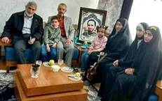 سردار قاآنی با خانواده شهید مدافع حرم «سعید مجیدی» دیدار کرد