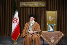 رهبر معظم انقلاب سال ۱۳۹۸ را سال «رونق تولید» نامگذاری کردند/ بخشی از معضلات اقتصادی مربوط به مدیریت‌های نارساست/ مشکلات معیشتی مردم باید جبران شود +فیلم، صوت و متن پیام