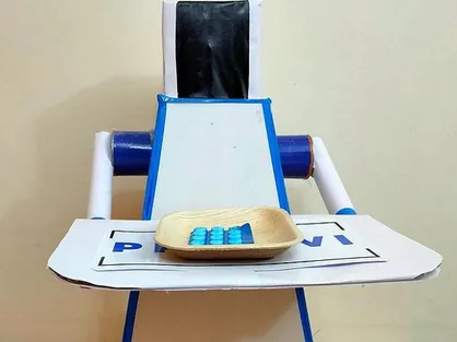 ابتکار فناورانه دانش&zwnj;آموزان هندی برای پیشگیری از شیوع کرونا / کاردستی که سلامت پرستاران را حفط می&zwnj;کند