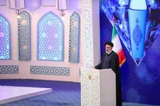 وظیفه همه حافظان و قاریان روشنگری درجامعه با آیات نورانی قرآن است