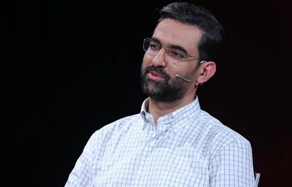 پزشکیان معتقد به نظر نخبگان است اما زیر مجموعه رئیس جمهور در این موضوع چابک نیستند
