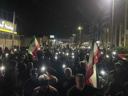 اجتماع عظیم مردمی در پی شهادت رهبر شهید انقلاب در چهارراه هفت تیر کرج/ حضور گسترده شهروندان در مراسم چهارمین شب+ فیلم