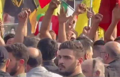 استقبال مردمی از دبیر شورایعالی کشورمان پس از ورود به بیروت