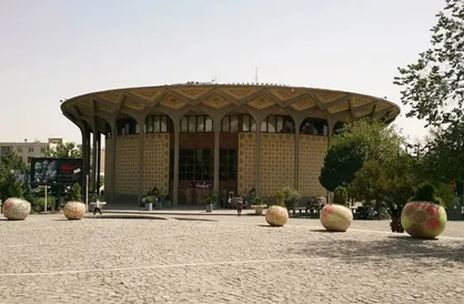 تئاتر شهر تهران &laquo;میعادگاه هنرمندان&raquo; شد/ فضایی برای تجدید دیدار اهالی هنر و مردم