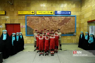 آگاه سازی شهروندان درباره چهارشنبه سوری در متروی دروازه شمیران