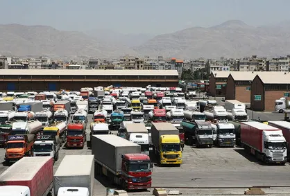بارگیری روزانه ۲۰۰۰ کامیون کالای اساسی از گمرک بندر امام