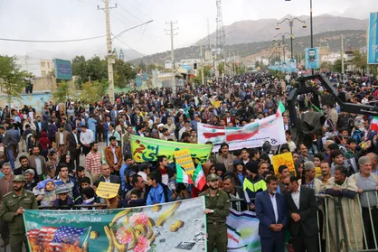 دانشگاهیان دانشگاه یاسوج در راهپیمایی ۱۳ آبان حضور یافتند + تصاویر