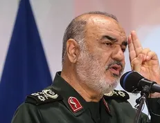 سخنان سرلشکر سلامی در دیدار رهبر انقلاب؛ «نقش‌آفرینی بسیج در قلب جنگ نرم»