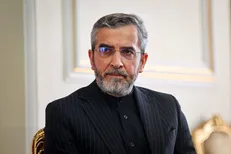 باقری: ایران و عمان در حال مذاکره درباره سازوکار مدیریت تنگه هرمز هستند