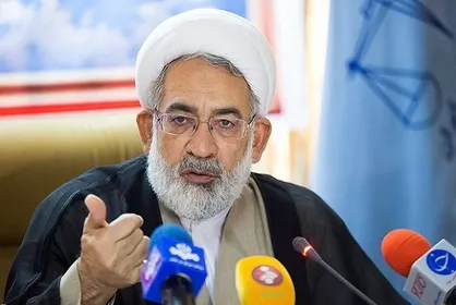 یک مقام مسئول صراحتاً گفت برخی دولتی&zwnj;ها نمی&rlm;&lrm;خواهند مبارزه جدی با قاچاق بشود/ بندر شهید رجایی رهاست
