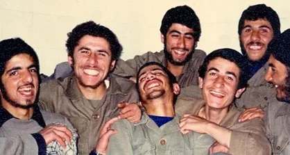 رساندن نوشابه خنک به رزمندگان خط مقدم در فتح خرمشهر!