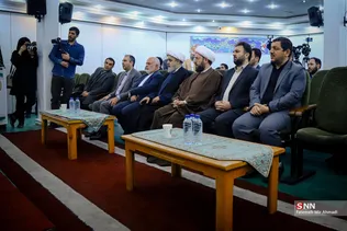 نشست  حمید شهریاری